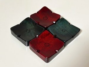 画像1: 拭き漆仕上げ箸置きあじさい　緑×紅　4個セット