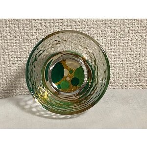 画像1: 『ぐい呑みグラス』金地に緑と白のまる (1)